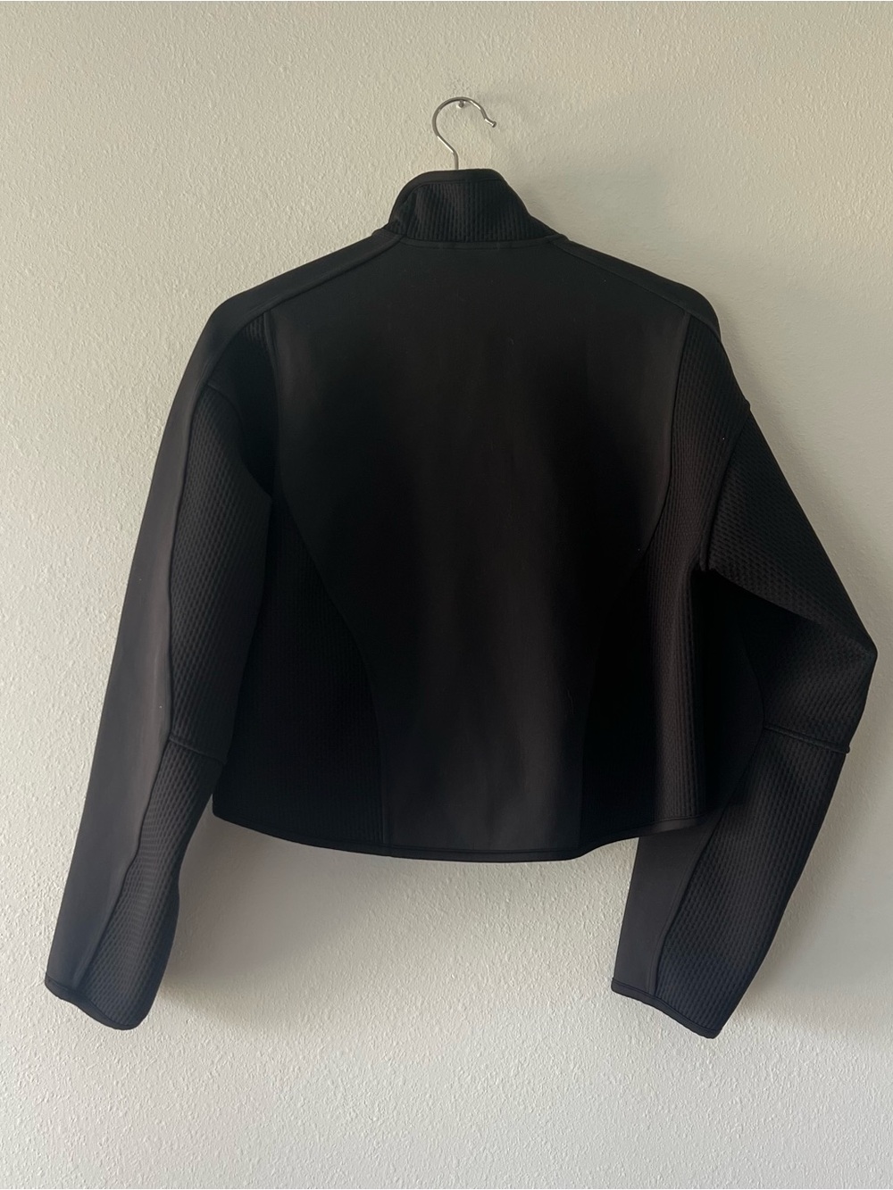 LULULEMON | Mixed Fabric Half Zip Pullover in Black | 4 - Picture 5 of 5